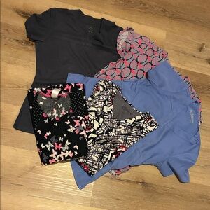 💗Assorted Scrub tops size small medical uniform bundle lot 5 tops